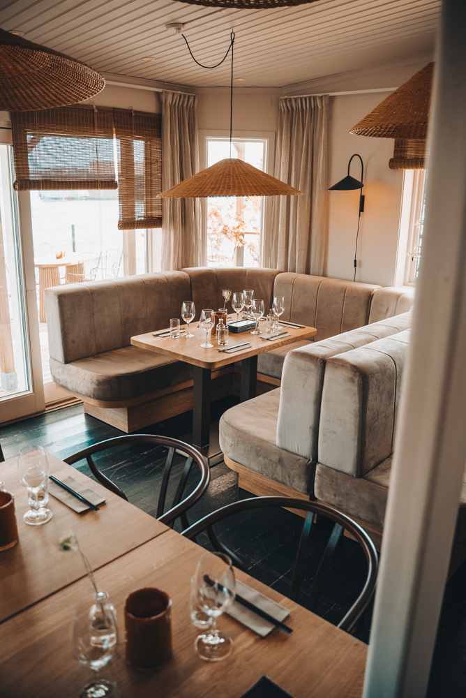 Bås med utsikt mot havet på UMI